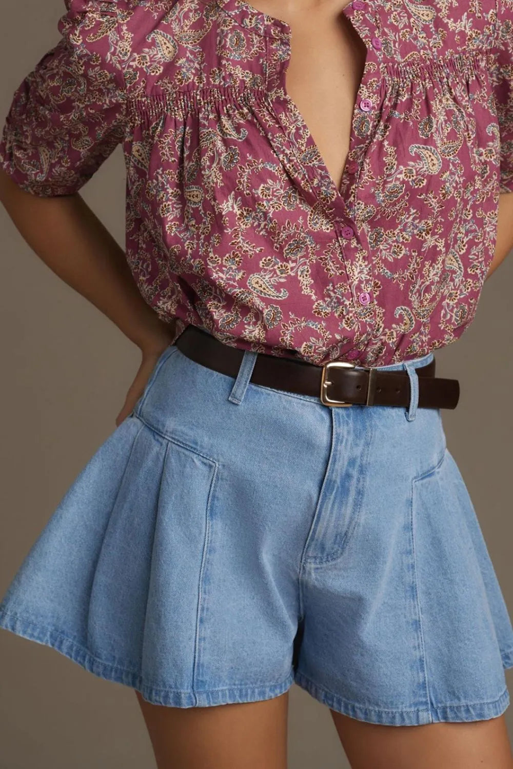 Pleated Patchwork Panel Lightweight Denim Shorts - cas7m