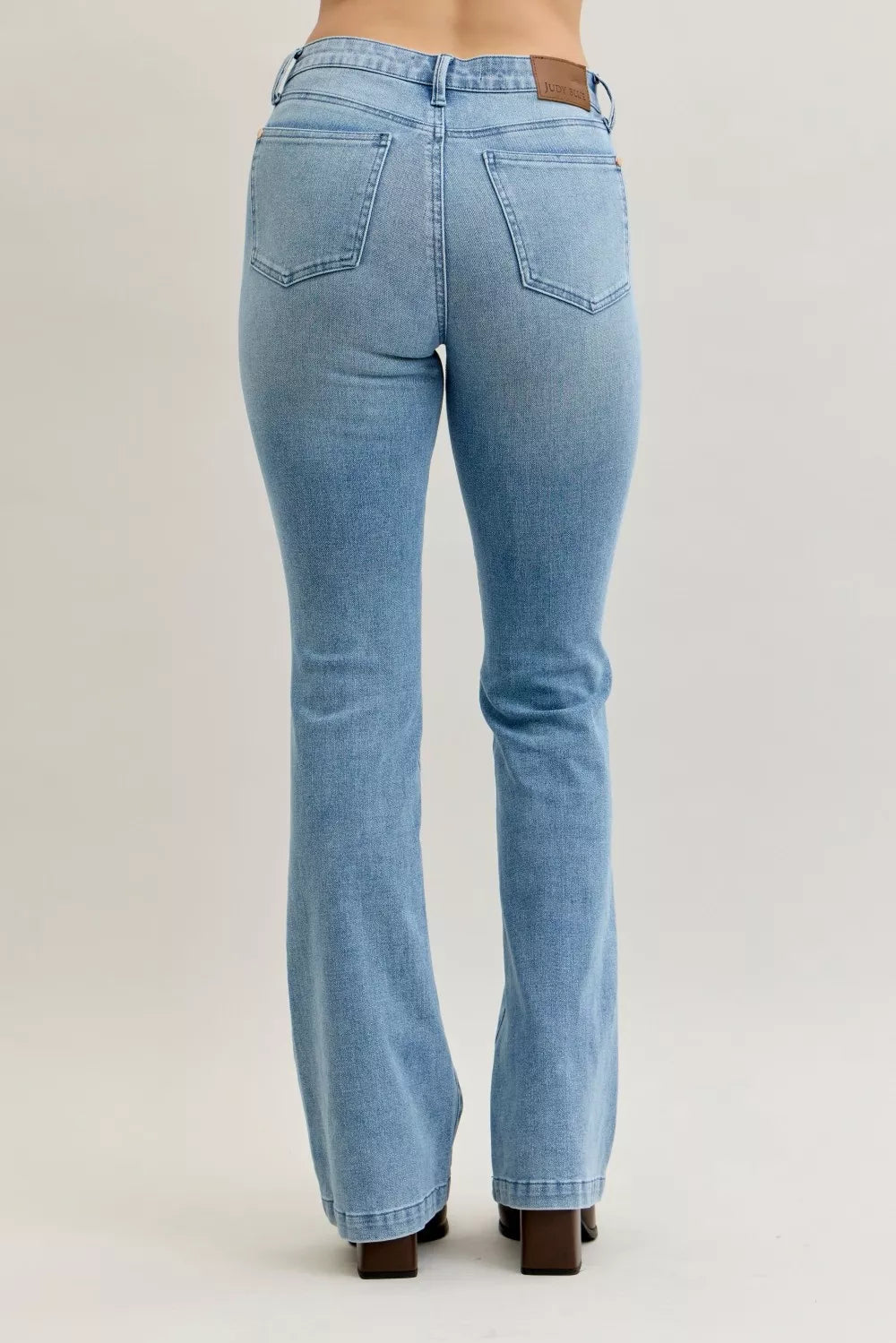 Judy Blue Full Size Mid Rise Bootcut Jeans with Contrast Wash & Front Patch Pockets Plus Size - cas7m