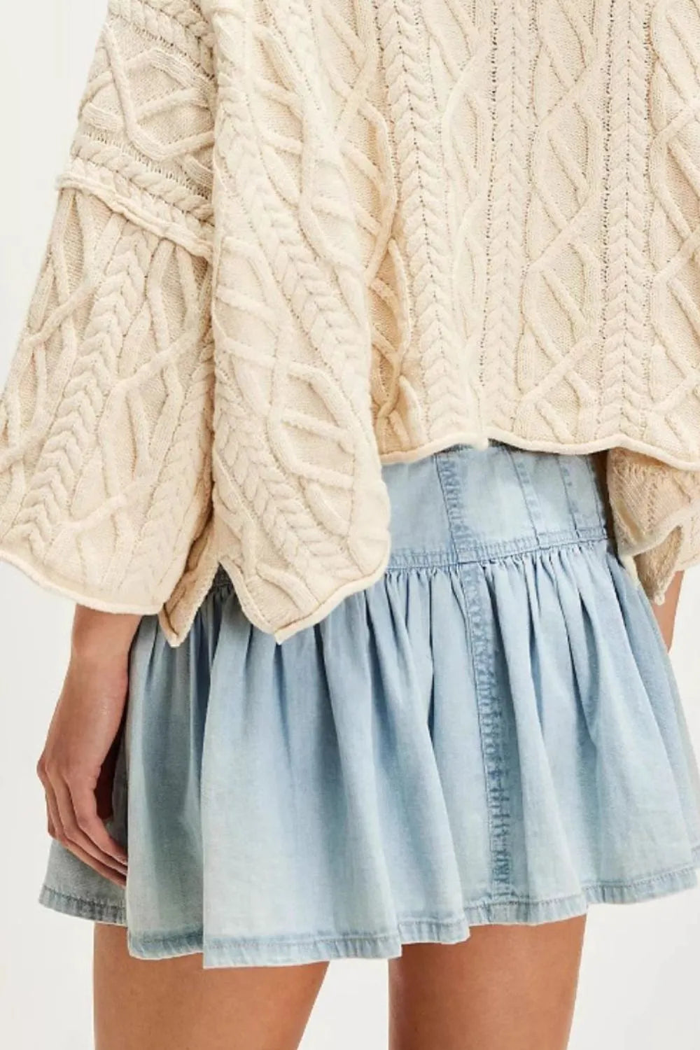Buttoned Ruffled Mini Denim Skirt - cas7m