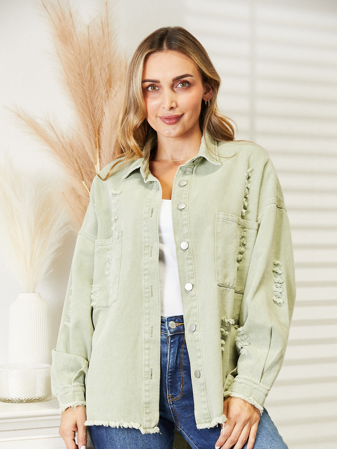 Distressed Raw Hem Denim Jacket - cas7m