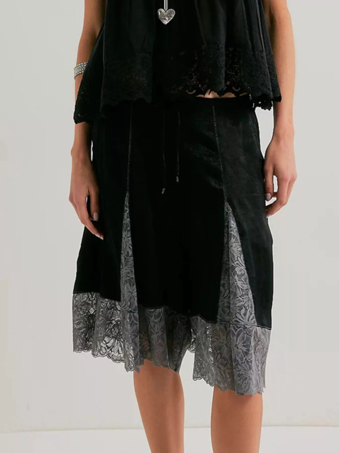 Lace Detail Shorts - cas7m