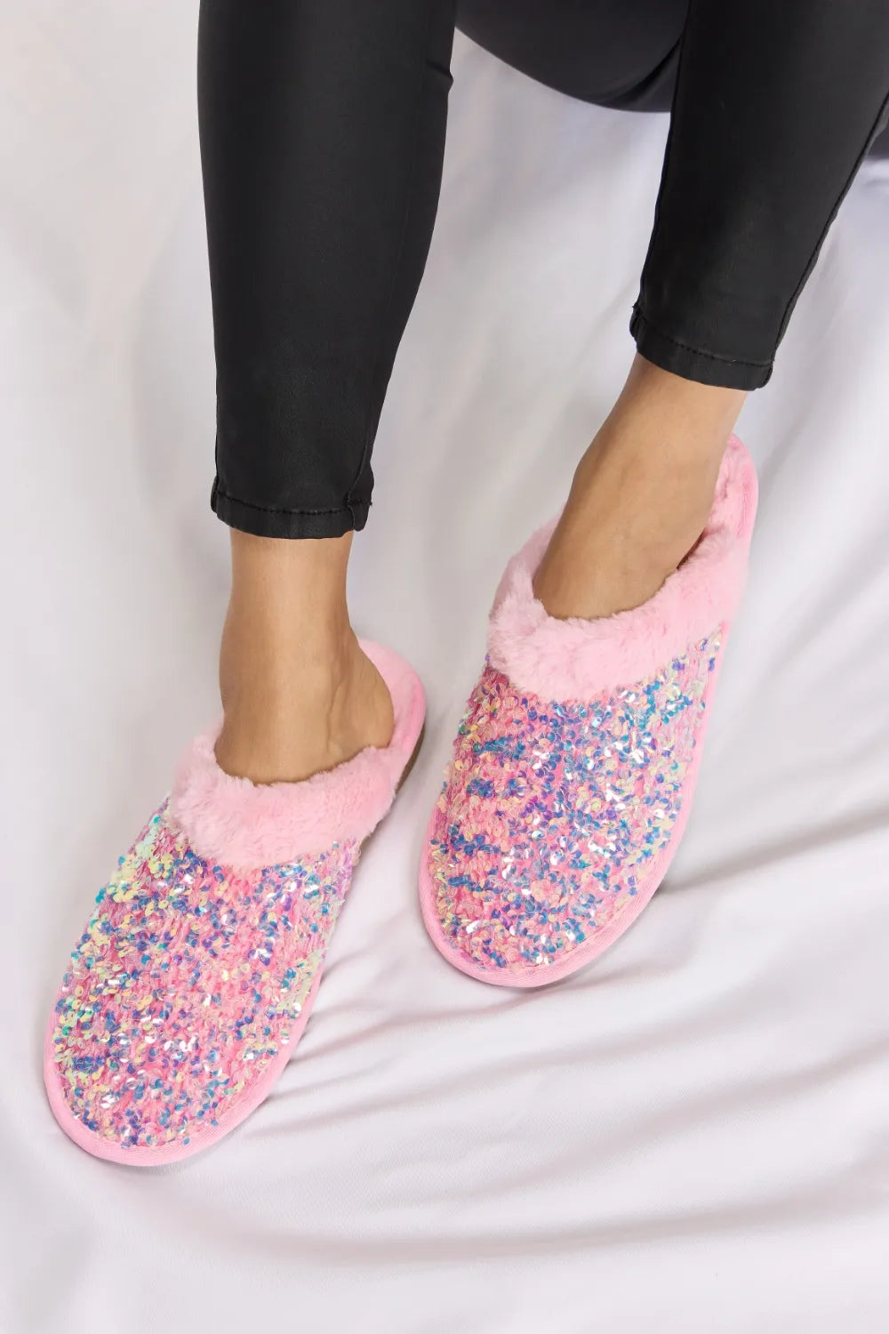 Forever Link Sequin Plush Round Toe Slippers - cas7m