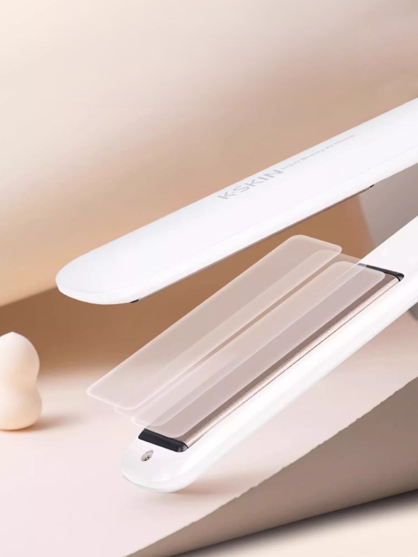 QuickHeat Pro: Anti-Scald Hair Straightener with Ionic Care - cas7m