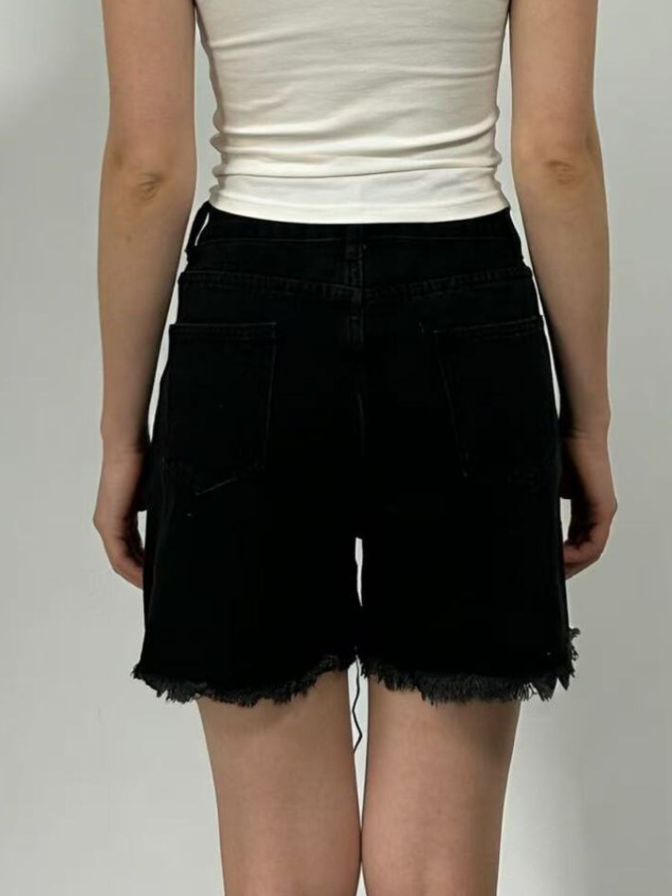 Rhinestone Chain Raw Hem Denim Shorts - cas7m