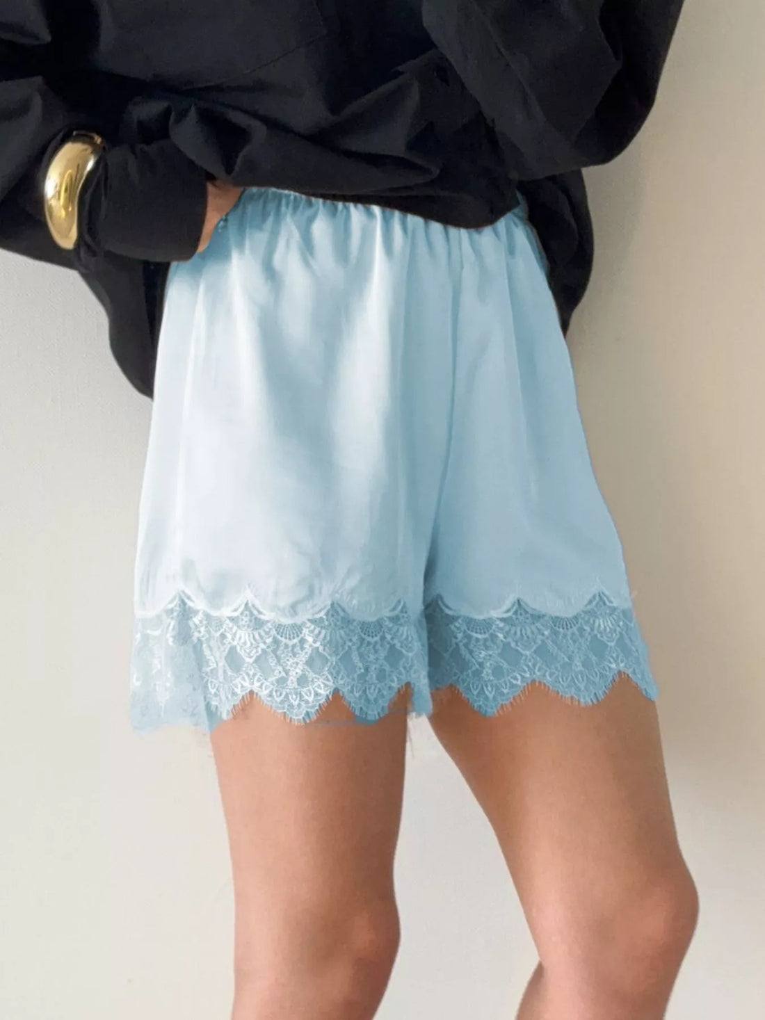Lace Trim Elastic Waist Shorts - cas7m