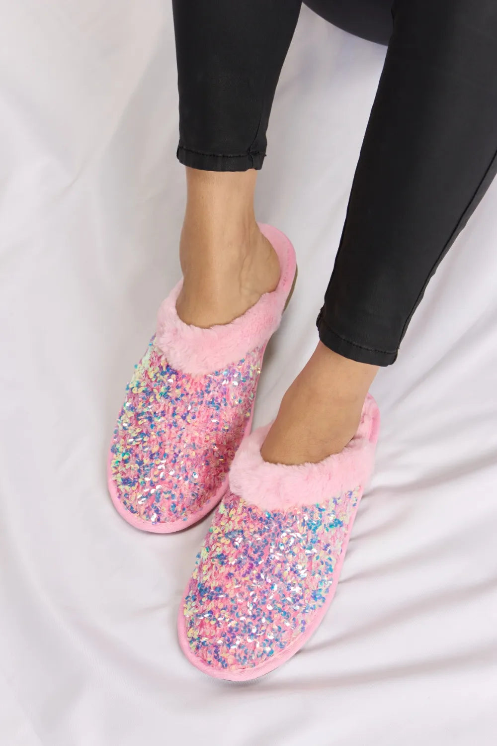 Forever Link Sequin Plush Round Toe Slippers - cas7m