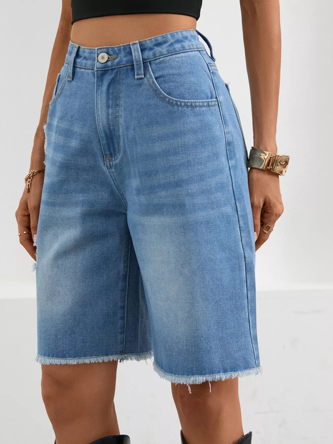 Ripped Frayed Hem Denim Shorts - cas7m
