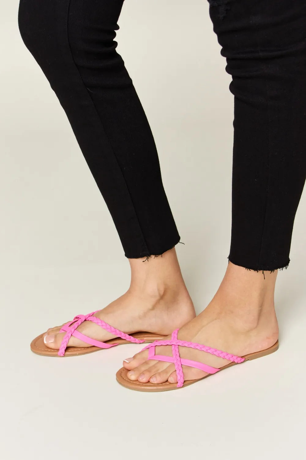 WILD DIVA Crisscross PU Leather Open Toe Sandals - cas7m