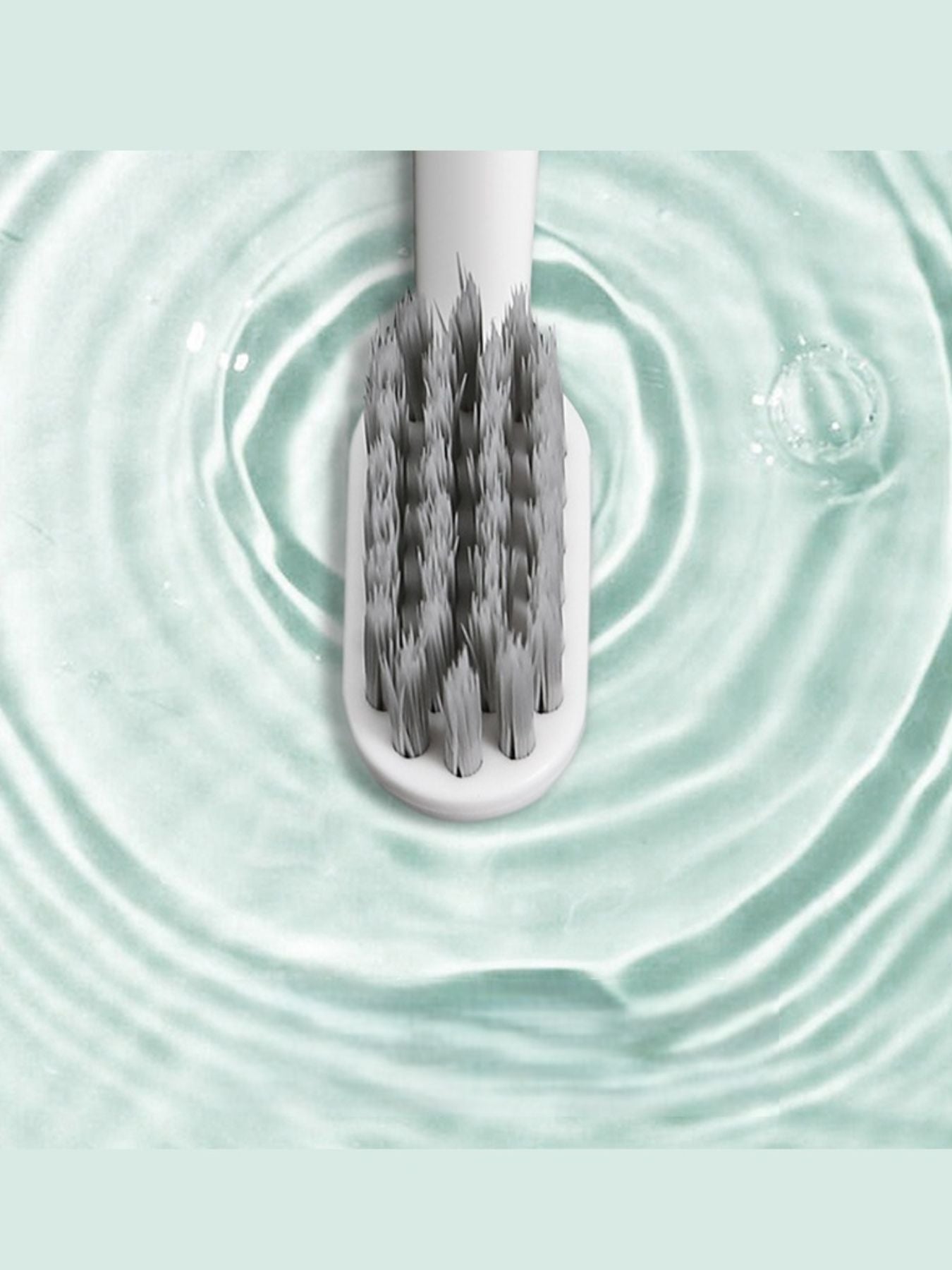 JetSet Smile: Portable Electric Toothbrush for Brilliant Oral Care - cas7m
