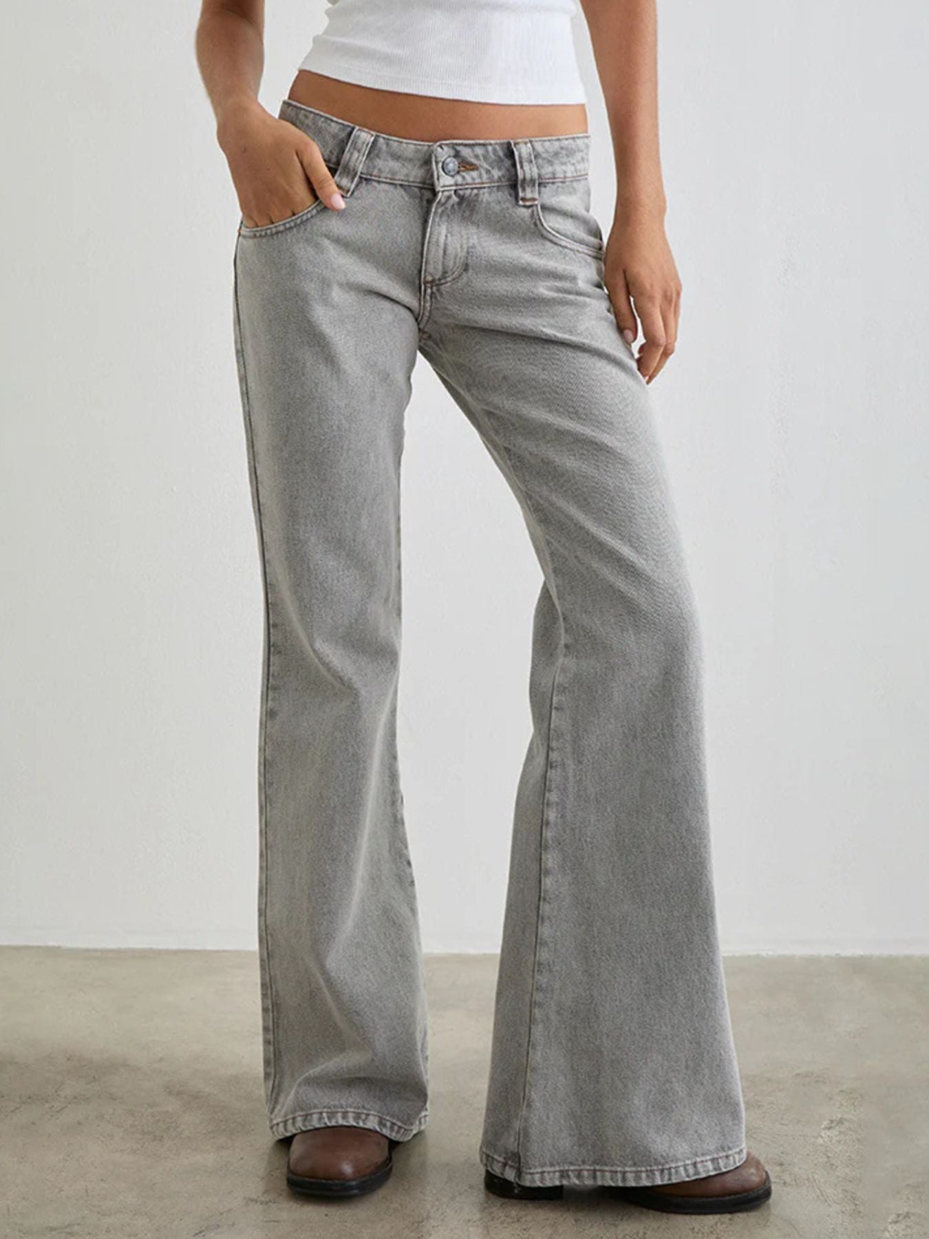 Low Rise Flare Leg Jeans - cas7m