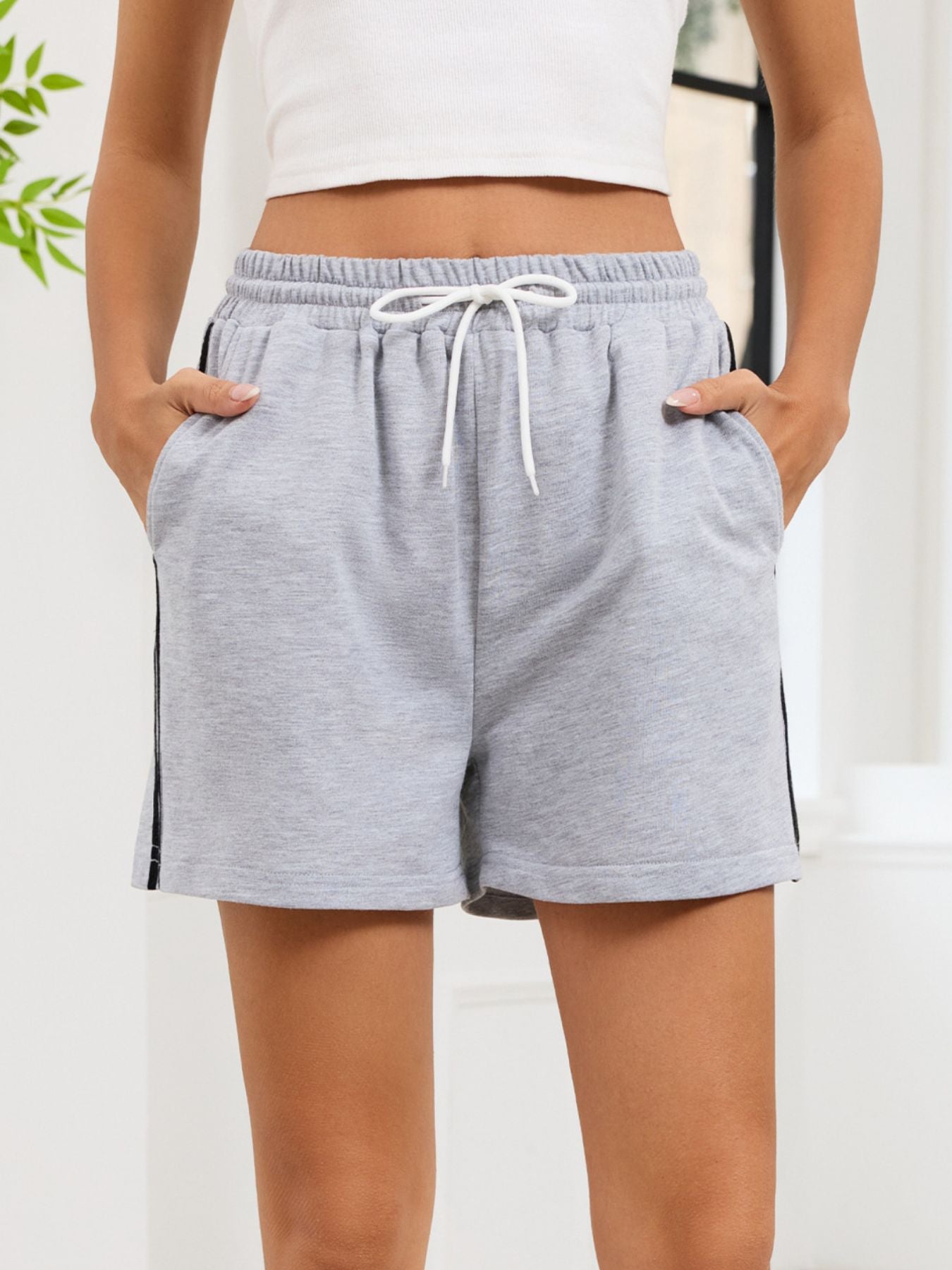 Striped Trim Drawstring Shorts - cas7m