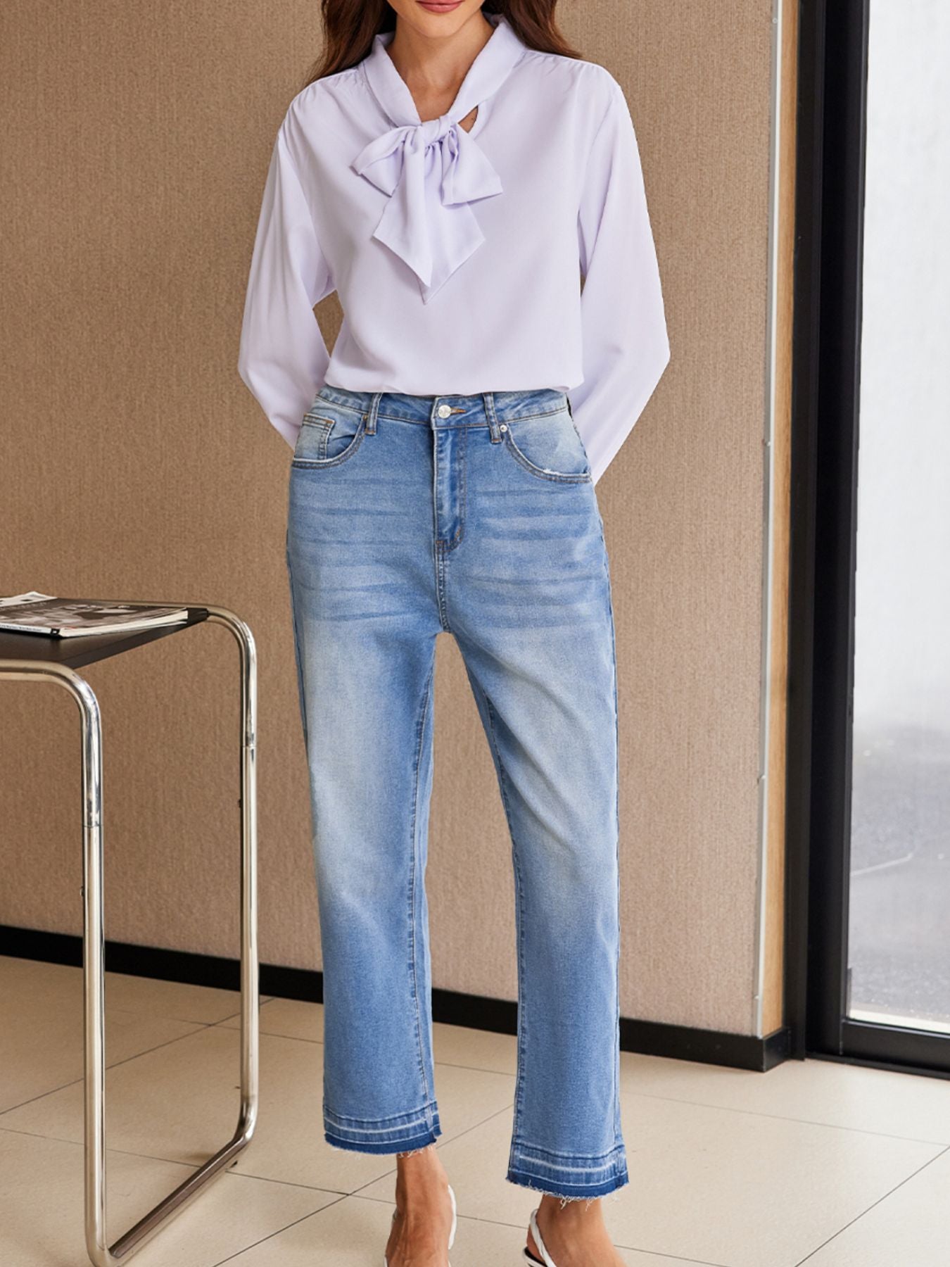 Whiskered Wash Raw Hem Cropped Jeans - cas7m