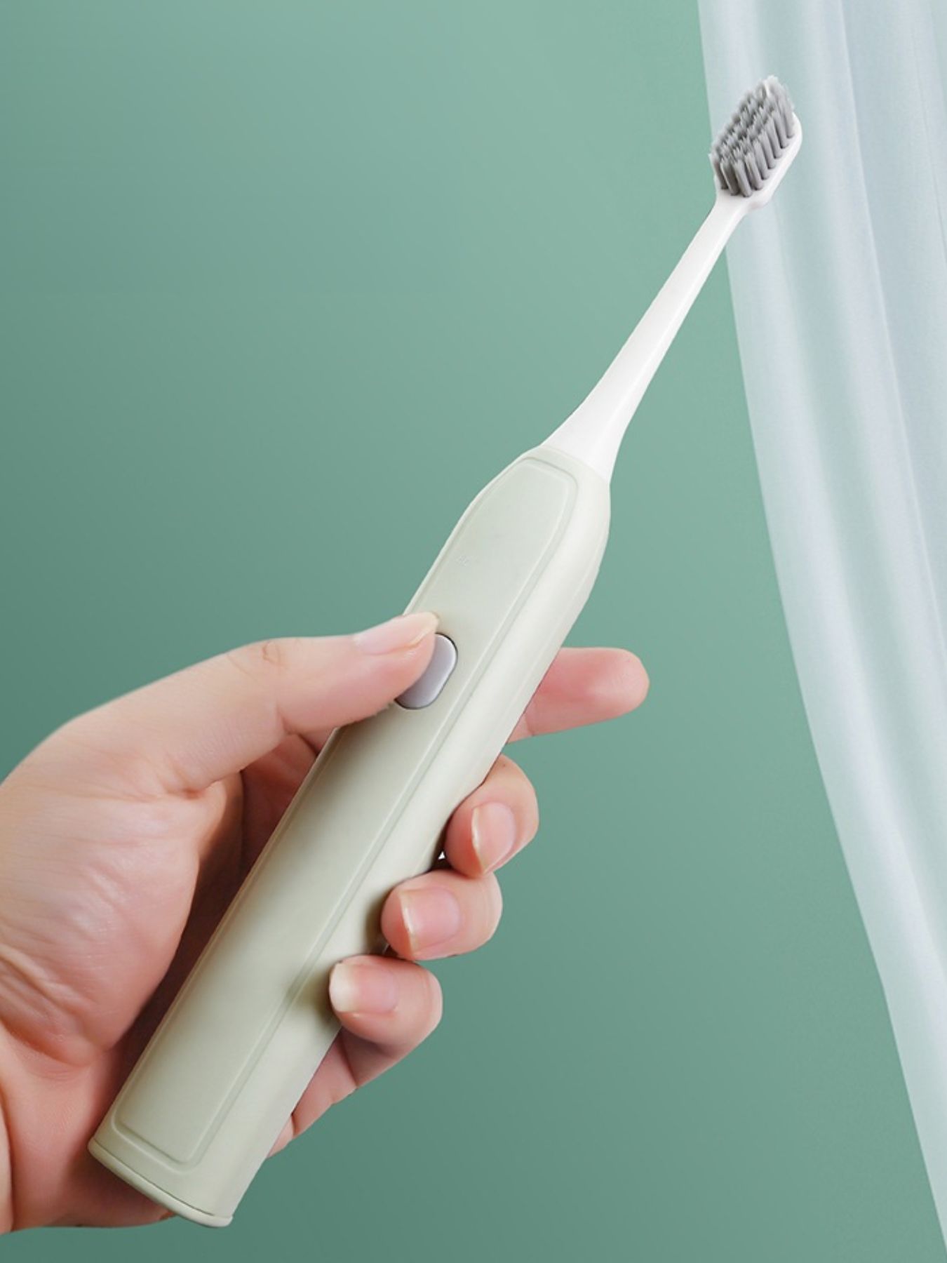 JetSet Smile: Portable Electric Toothbrush for Brilliant Oral Care - cas7m
