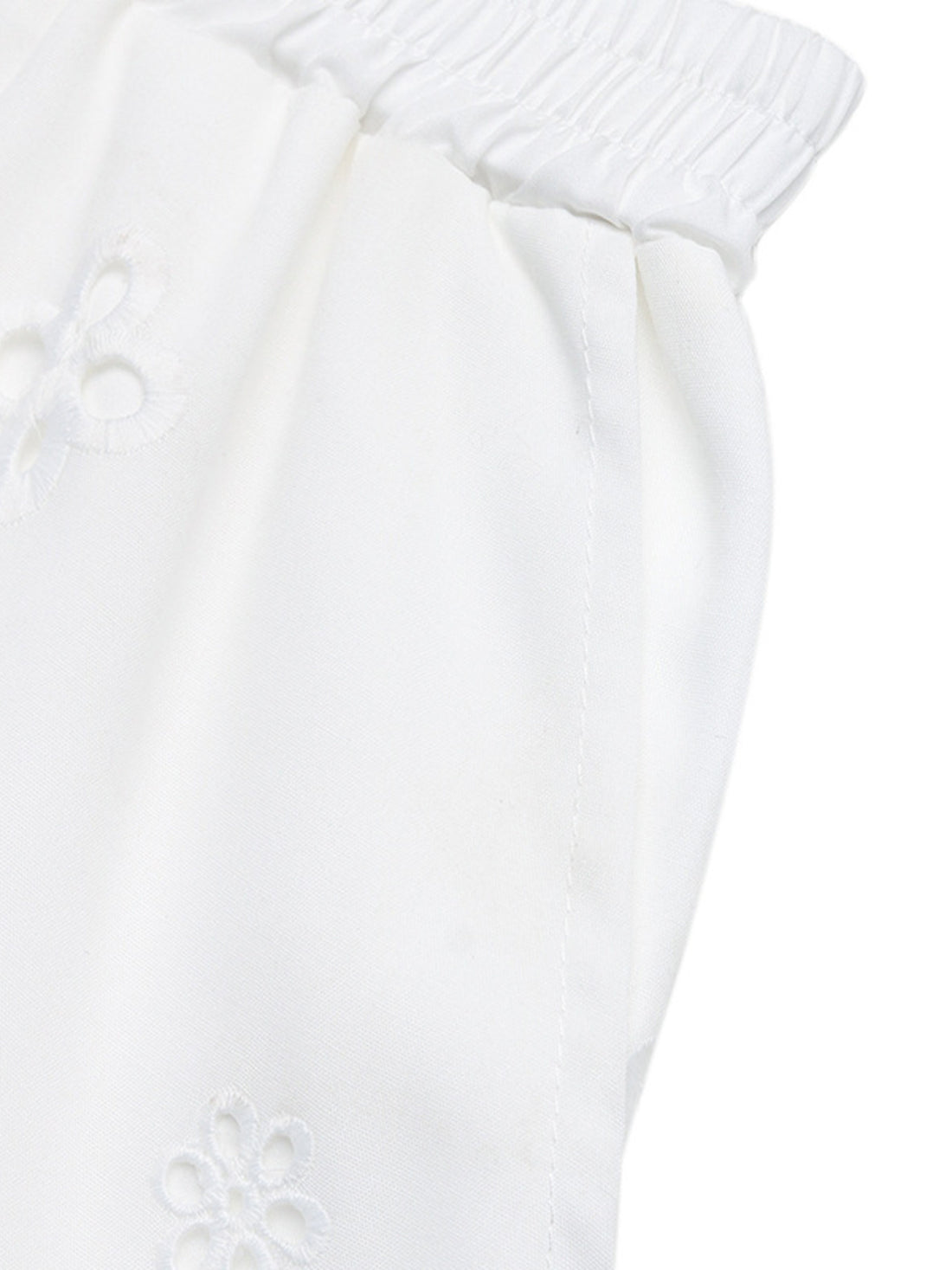 Embroidered Lace Hem Shorts - cas7m