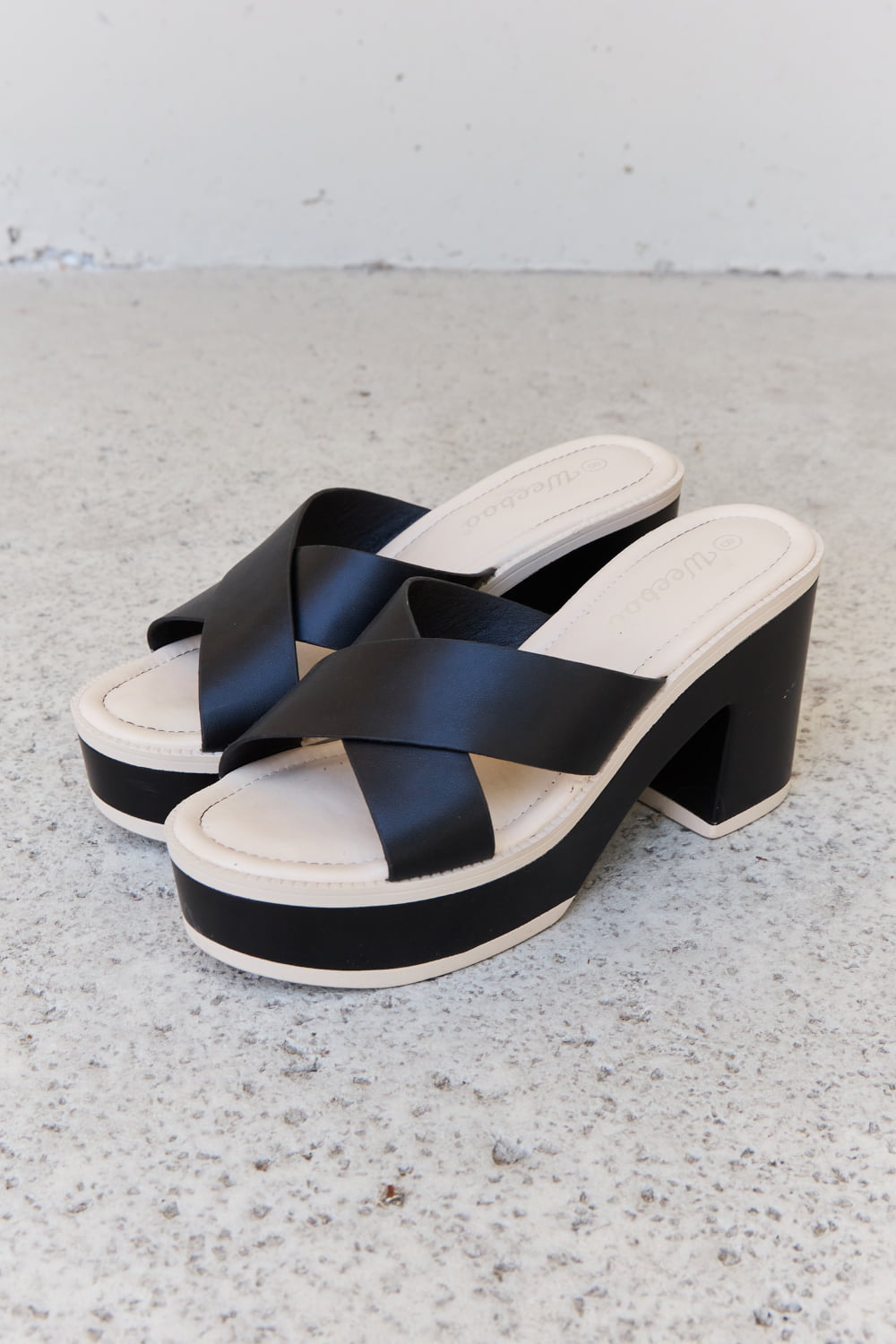 Weeboo Cherish The Moments Contrast Platform Sandals in Black - cas7m